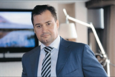 Слюсарь ездит на новом S-классе, а Фролов продает бензин по рекордным ценам в регионе