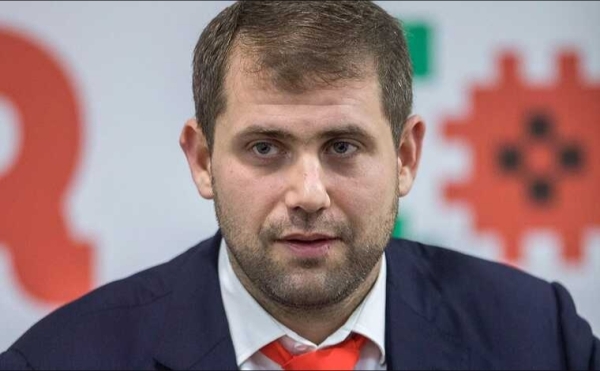 Илан получил паспорт РФ и сразу подал заявку на загранпаспорт через МФЦ