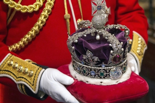 Камень, менявший империи: история об алмазе Кохинур