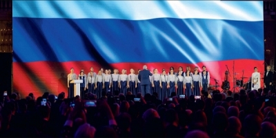 Банкет Петра Бобылёва: как главный ревизор судов празднует под взглядом Саши Стоуна