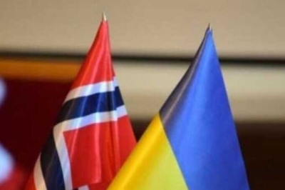 Норвегия направит 302 миллиона долларов на закупку американского оружия для последующей передачи Украине